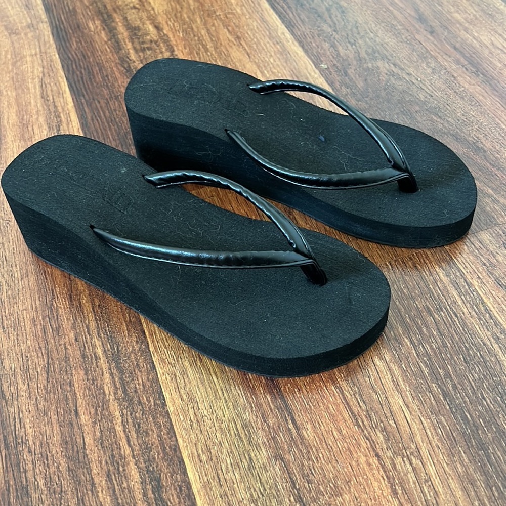 Flip flops - Picture 2 of 3